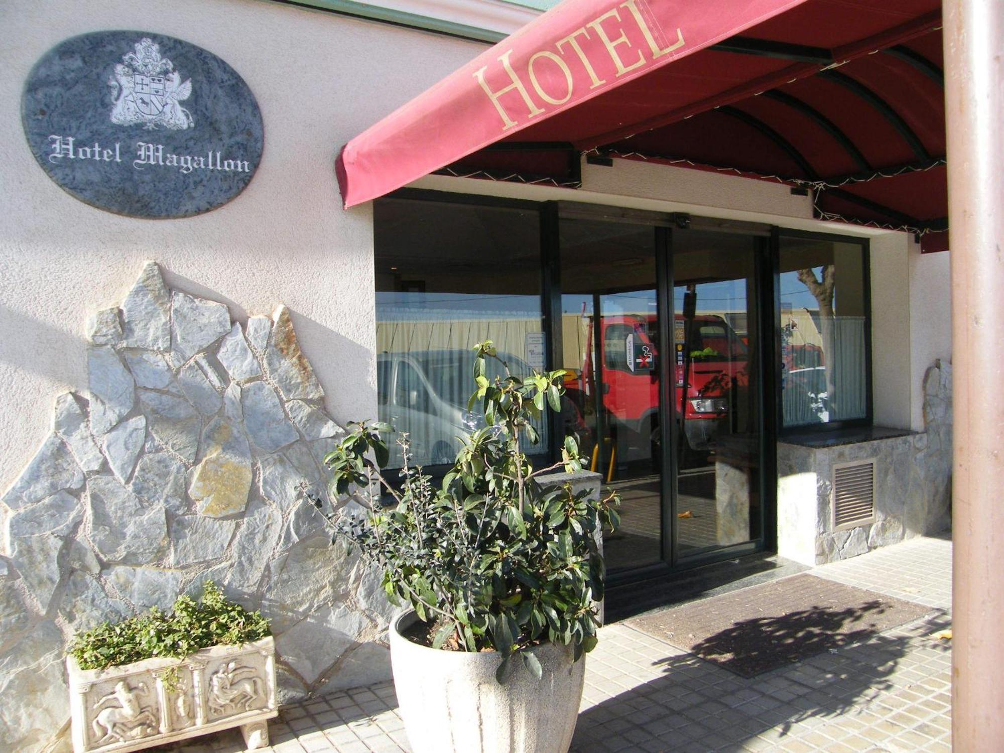 Hotel Magallon Caspe Exterior photo